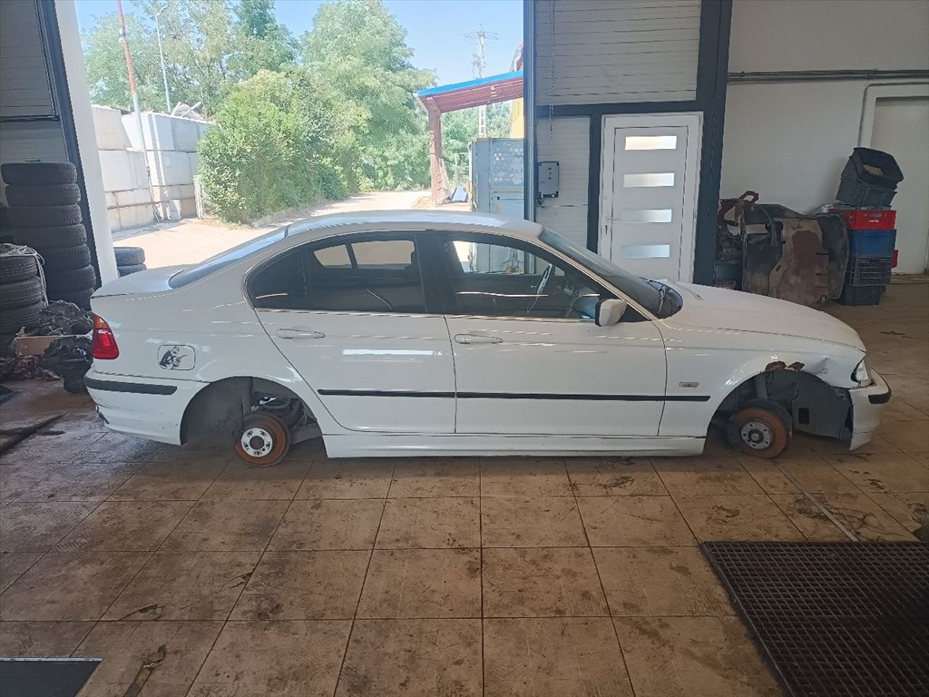 BMW 3 (E46) 320 i - Bontódik! 7. kép