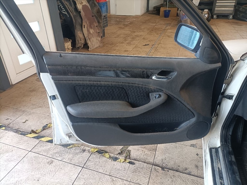 BMW 3 (E46) 320 i - Bontódik! 10. kép