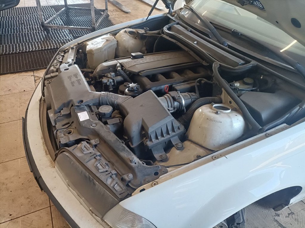 BMW 3 (E46) 320 i - Bontódik! 23. kép