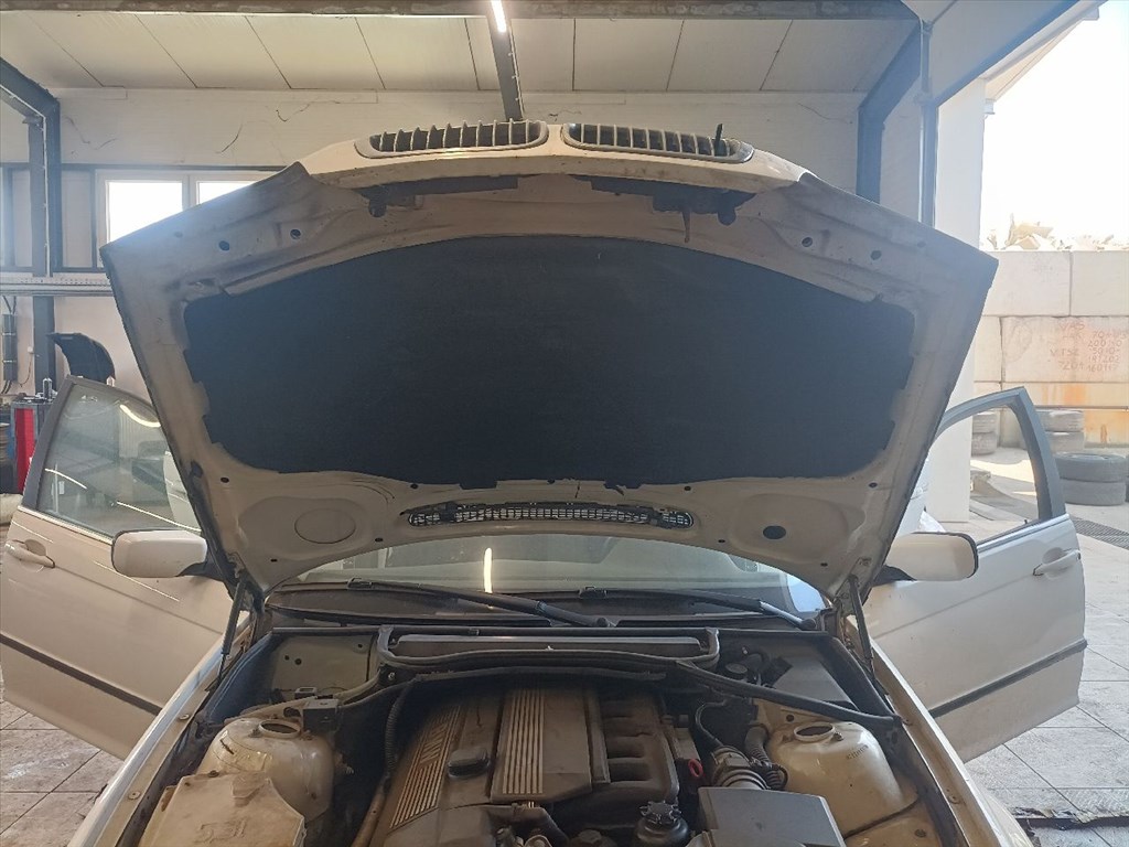 BMW 3 (E46) 320 i - Bontódik! 24. kép