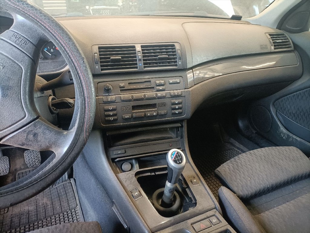 BMW 3 (E46) 320 i - Bontódik! 27. kép