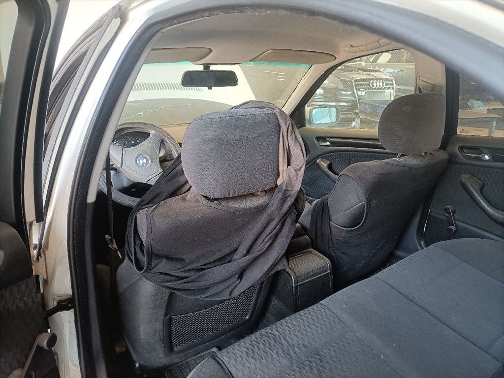 BMW 3 (E46) 320 i - Bontódik! 28. kép