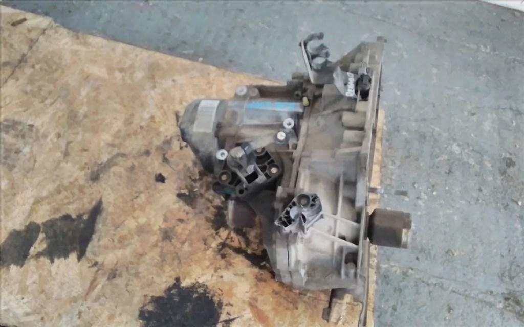 Dacia/Renault 1,2B JH3 359 bontott váltó  2. kép