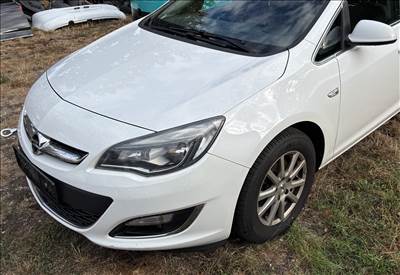 Opel astra J Facelift csavaros eleje, lökhárító, fényszóró, motorháztető, sárvédő 