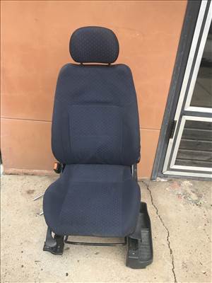 Suzuki Wagon R+ bal első ülés sofőrülés 