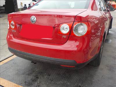 Volkswagen Jetta V 1.6 FSI Hátsóhíd