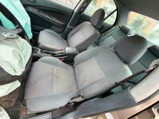 Nissan Almera II Jobb első Fejtámla *170291*