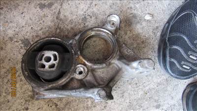Peugeot 308 I jobb hátsó féltengely tartó (81090780)