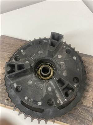 Yamaha FZ 750 (85-88) Hátsó lánckerék tartó