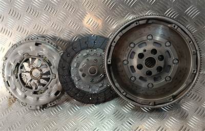 VW Transporter kuplungkészlet kuplung 323064110 kettős tömegű lendkerék eredeti használt - 123043610