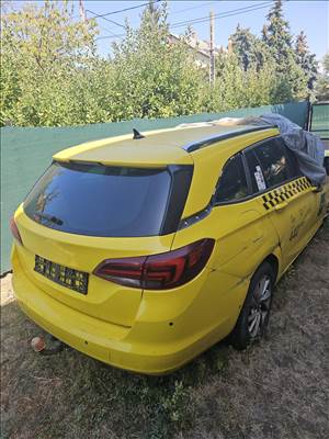 Opel Astra K bontásra egyben eladó