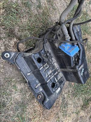 Audi A4 B9, A5 Adblue tartály, szivattyú  8w0131878aq