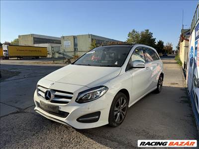 Mercedes B 200 M270910 160.000 Km 650 színkód (W246) bontott alkatrészei