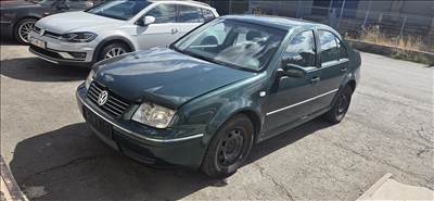 Volkswagen Bora (A4 Typ 1J) bontott alkatrészei BAD FYK LC6M