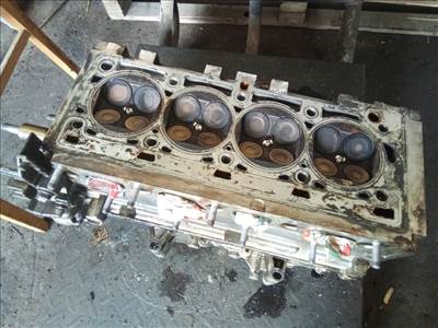 RENAULT MEGANE 99-02 Hengerfej. benzines