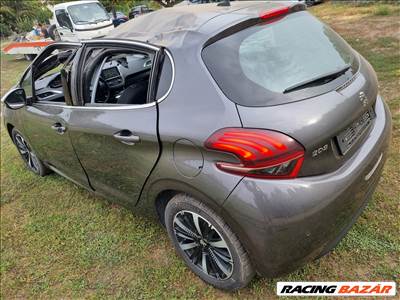 Peugeot 208 I bontott alkatrészei