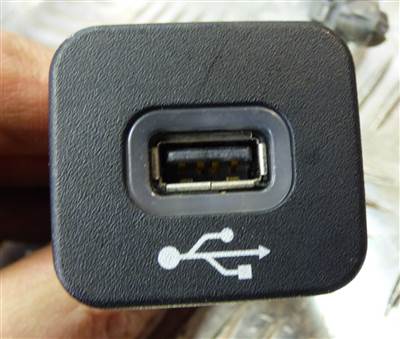 Jeep Cherokee KL 2015 Eredeti MOPAR USB-kábel használt - 68145140AC