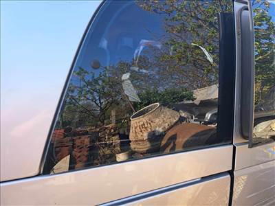 Mercedes Vaneo CDI CDI 1.7 hátsó pillangó ablak üveg 