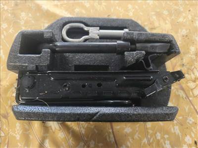 Ford Fiesta Mk6 emelő 