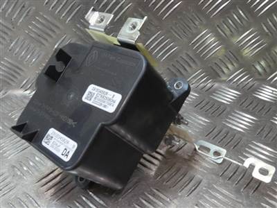 Renault Zoe 2022 kondenzátormodul 291E04582R használt