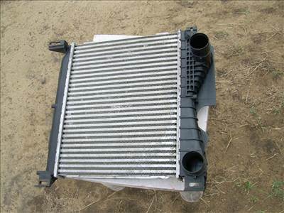 Chrysler Voyager RG intercooler hűtő 878004uc