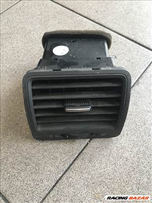 Volkswagen Golf V jobb légbefúvó 1K0819710