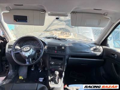 Volkswagen Golf IV Vészvillogó Kapcsoló *171986*