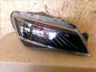 SKODA SUPERB 3V1 jobb első kanyarkövetős xenon fényszóró 2015-2019 3v1941016b