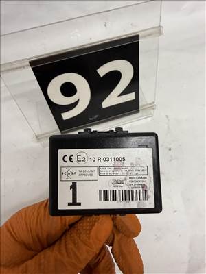 Toyota Yaris központi zár ajtóvezérlő modul 897410d080
