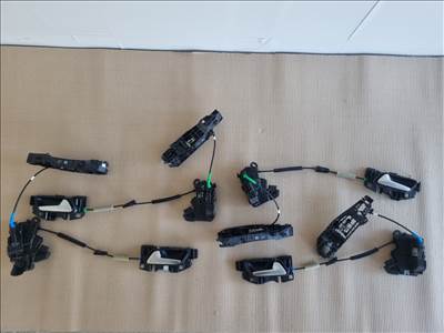 Opel Astra L Ajtózár 9835556980 9835418480