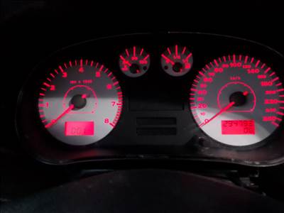 Seat Leon kilométer óra