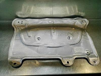 AUDI Q2 eredeti hővédő lemez 5Q0825611A * újszerű * használt