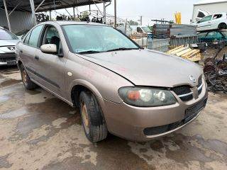 Nissan Almera II Jobb első Gumikéder *170289*