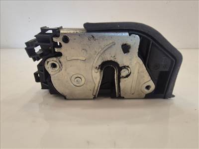 BMW E83 bal első  Europai Ajtózár 51217034451