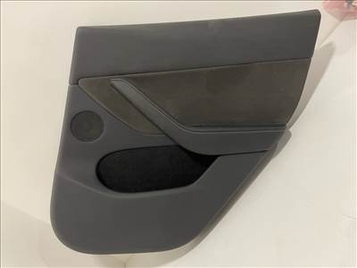 Tesla Model Y hátsó ajtókárpit