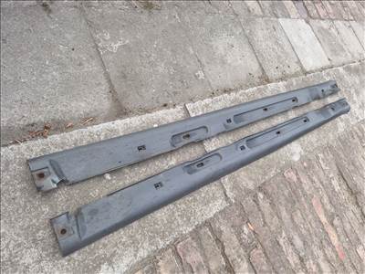 Ford Focus 2 gyári küszöb alsó takaró burkolat 5m5110154ab 5m5110155ab
