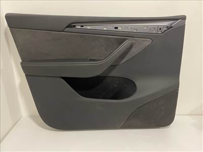 Tesla Model Y bal első ajtókárpit