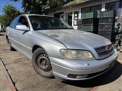 Opel Omega B 2.5D bontott alkatrészei