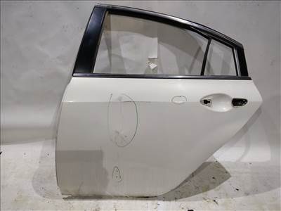 166435 Mazda 6 2007-2011 szedán bal hátsó ajtó, a képen látható sérüléssel