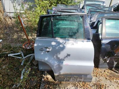 Volkswagen Tiguan 5N 2007-2018 jobb hátsó ajtó üresen
