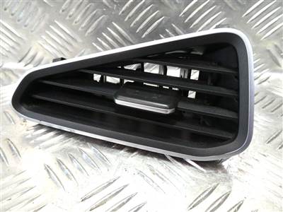 VW ID3 jobb oldali szellőzőrostély 10A819704 GNT eredeti használt - Volkswagen
