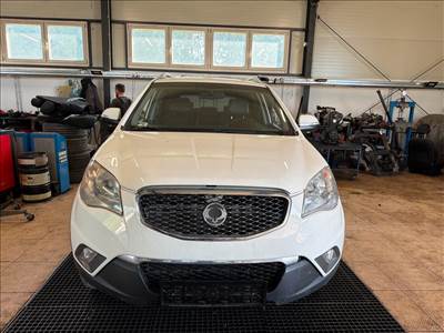 SSANGYONG KORANDO 2.0 e-XDi - Bontódik!