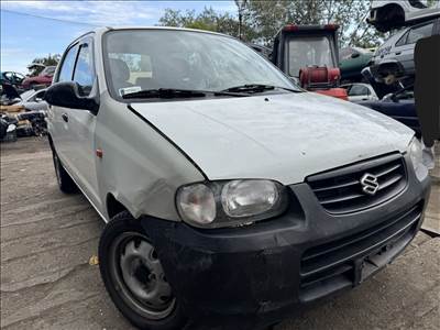 Suzuki Alto V 1.1i bontott alkatrészei