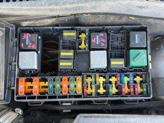 Ford Focus Mk1 1.8 TDCi Biztosítéktábla Motortér *172283*