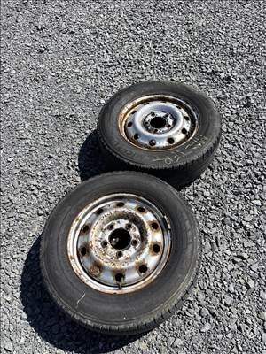Renault Master pótkerekek 225/65/16-os gumikkal.