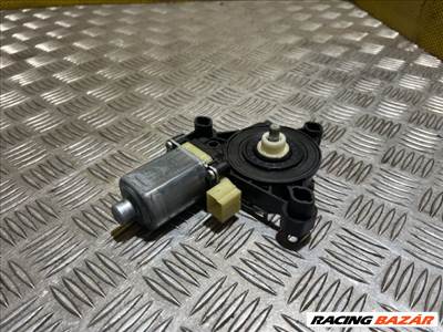 Skoda Octavia III Jobb első Ablakemelő Motor 0130822716