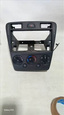 Ford Fusion Rádió beépítő keret / klíma panel