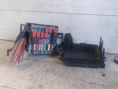 FORD Ka 2009.02.01-2016.05.01 Biztosítéktábla BCM BSI BSM SAM GEM modul Motortér