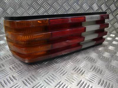 Mercedes-Benz W126 hátsó lámpa bal 0053316R38 használt