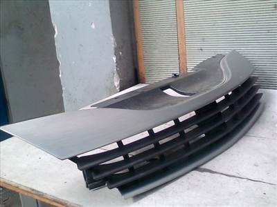 RENAULT LAGUNA 00-05 Hűtőrács díszrács